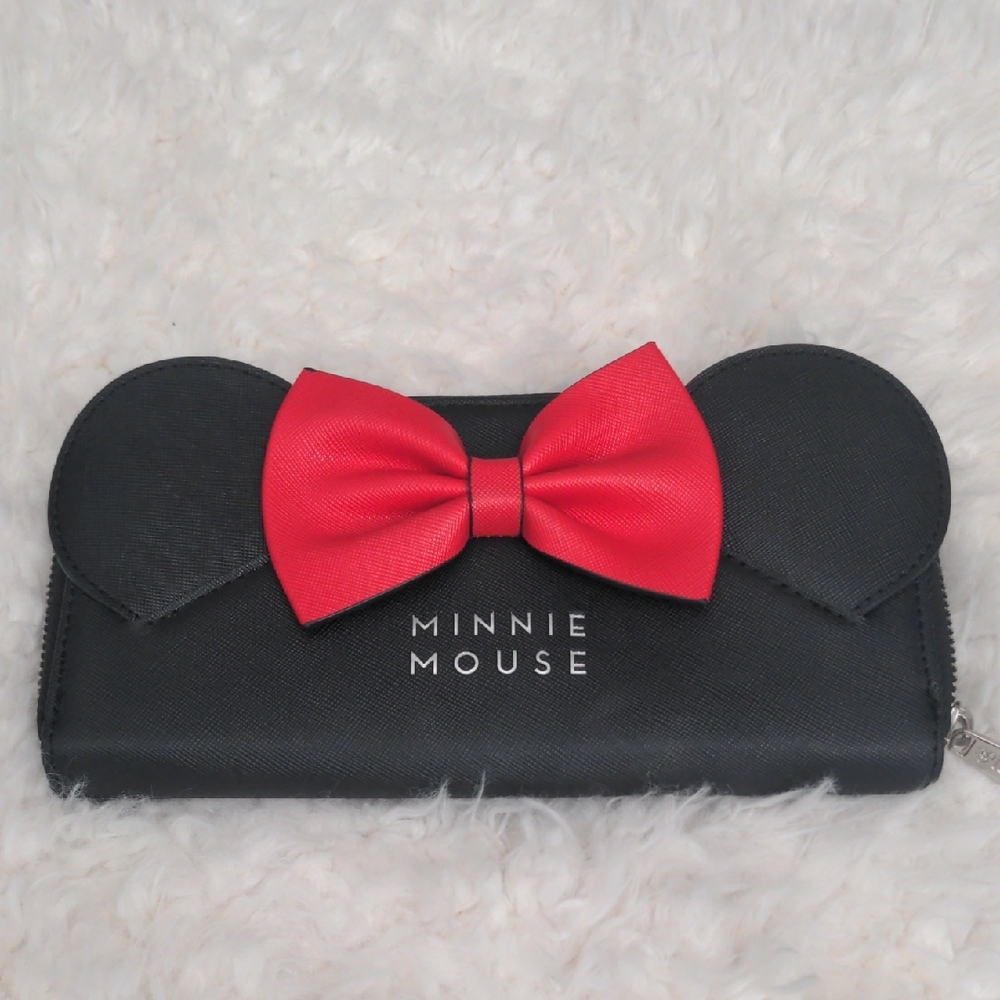 Loungefly Minnie Mouse Clutch Wallet
